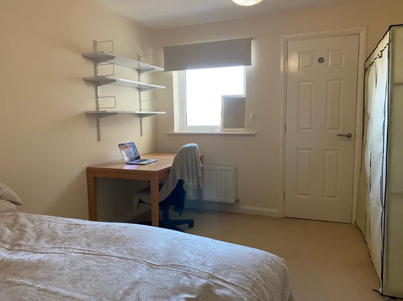 2 Bed Flat with Balcony // Bills Inc // Jul 2026 - Image 5